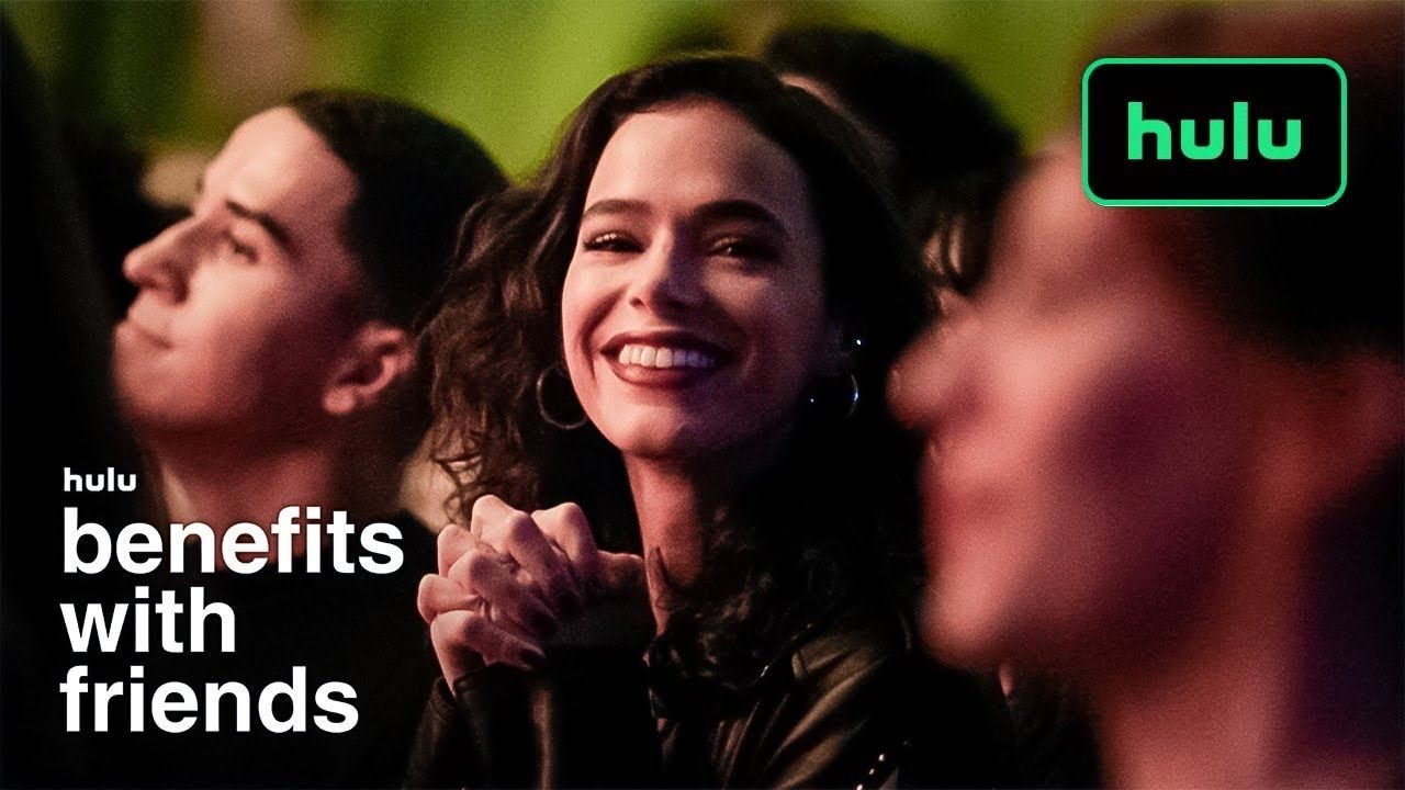 Frame de abertura do vídeo de DISNEY+ HULU — BENEFITS WITH FRIENDS